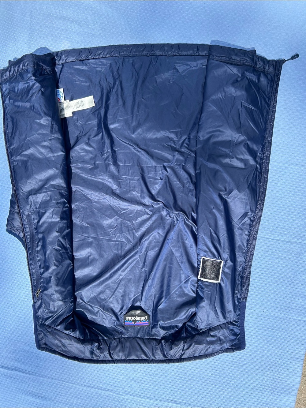Patagonia Navy Quilted Lightweight Down Vest - Picture 7 of 7